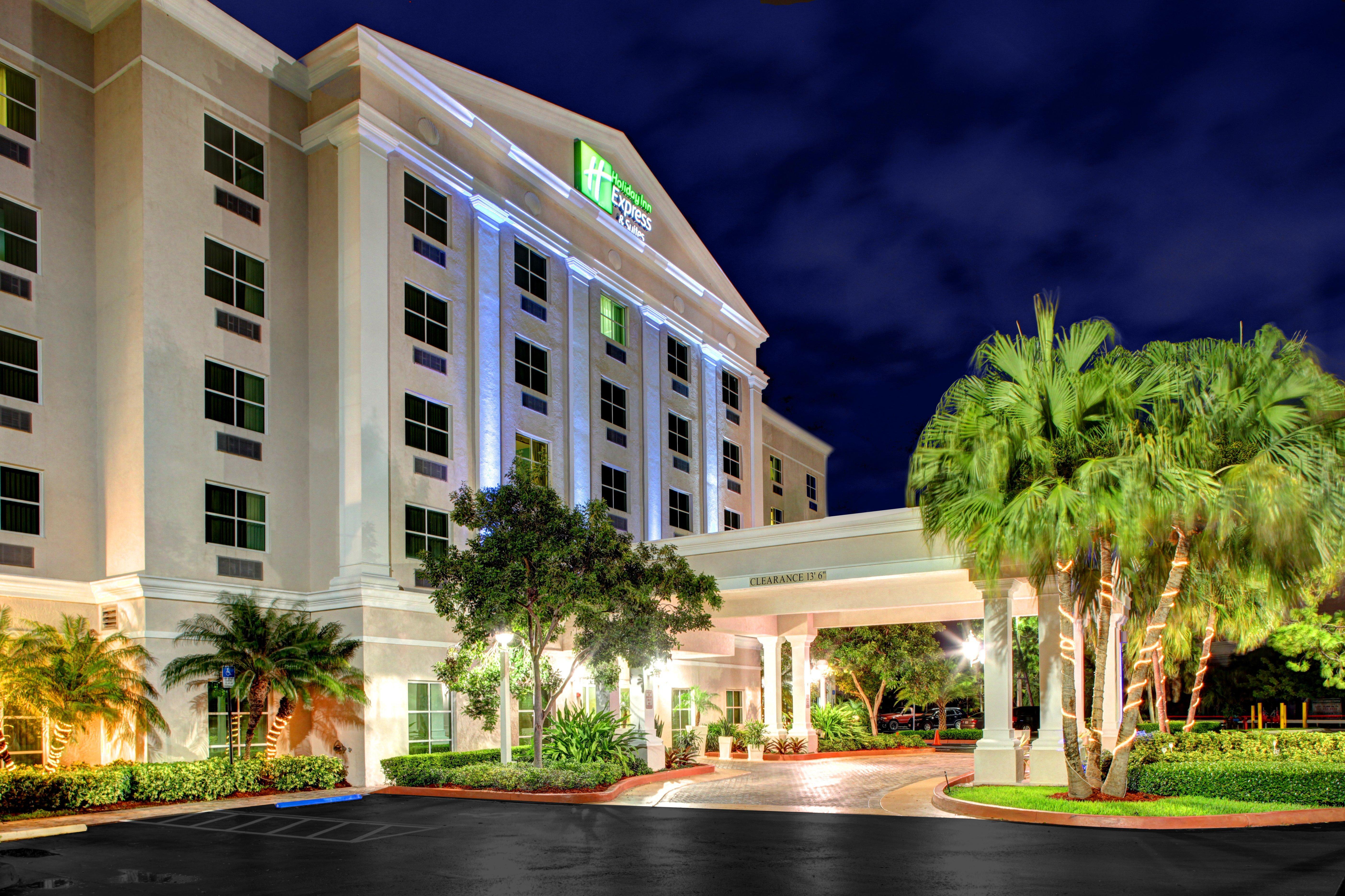 Holiday Inn Express & Suites Miami Kendall By Ihg Exterior photo