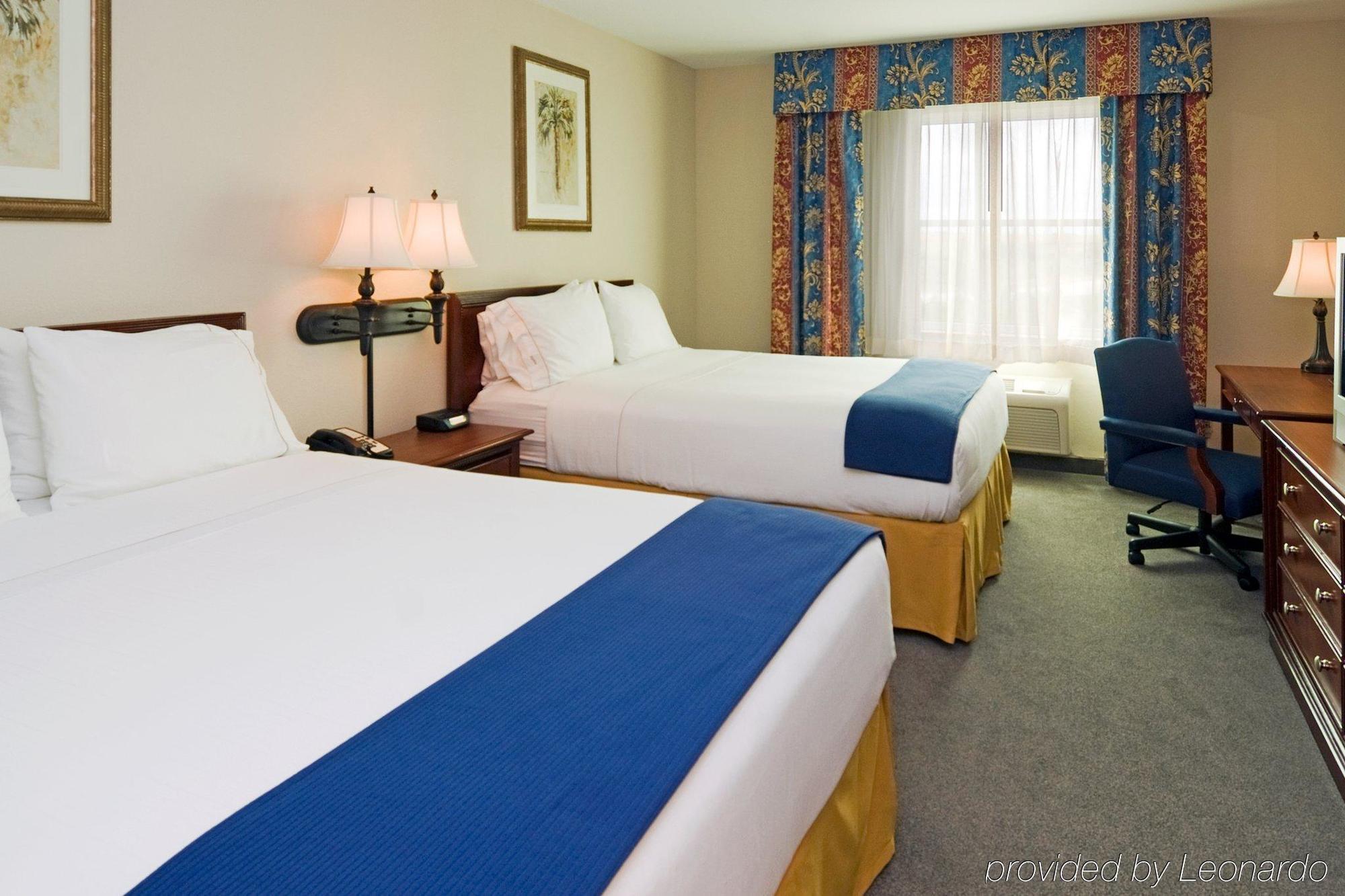 Holiday Inn Express & Suites Miami Kendall By Ihg Room photo