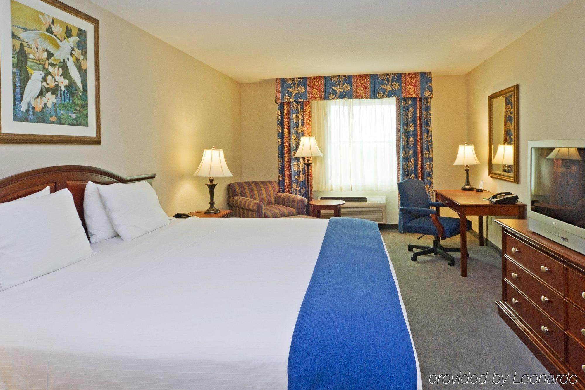 Holiday Inn Express & Suites Miami Kendall By Ihg Room photo