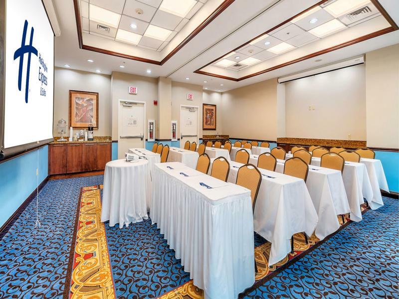 Holiday Inn Express & Suites Miami Kendall By Ihg Exterior photo